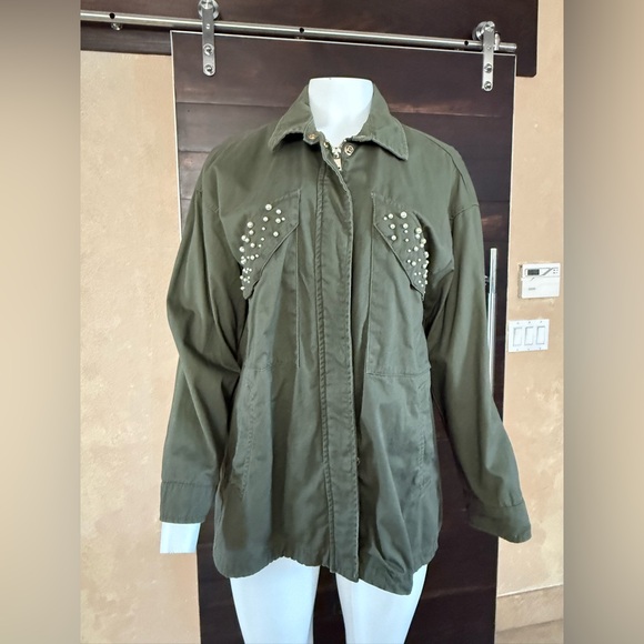 Sweetness Army Green Embellished Pockets Royal Matrix Jacket with Bold Details - Picture 3 of 10
